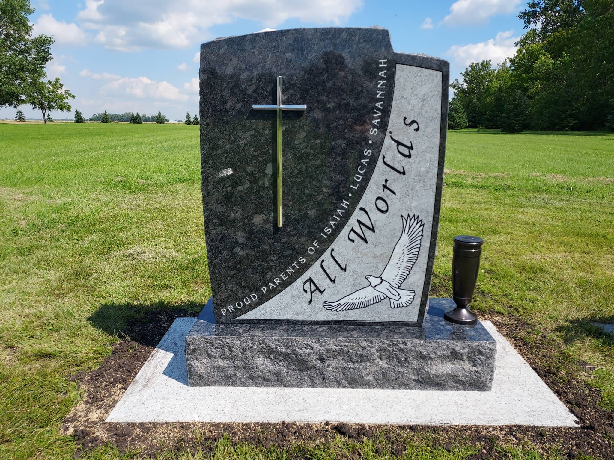 Standingmemorialwithvase Standingmemorialwithvase